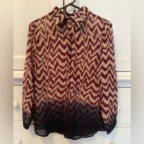 Sheer abstract button-up blouse - size small. Ombré effect - Picture 4 of 6